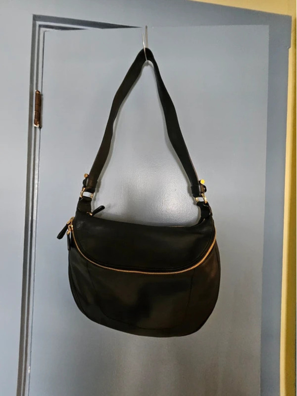 Vintage Stuart Weitzman Black Leather Hobo Shoulder Bag Gold Hardware
